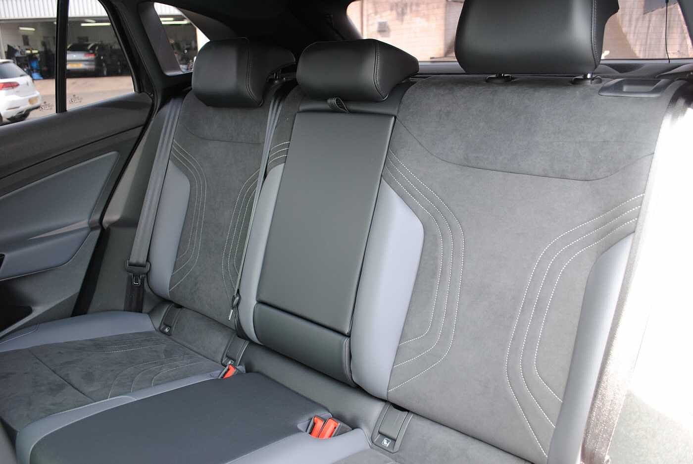 Volkswagen ID.4 Life 52kWh Pure Performance 170PS Automatic 5Dr
